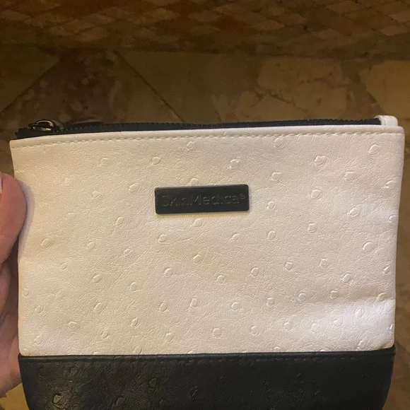 SkinMedica cosmetics bag - Picture 7 of 7